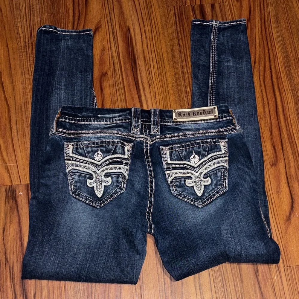 Rock Revival Women’s Dark Indigo Skinny Jeans with Embroidered Back Pockets - Picture 1 of 4